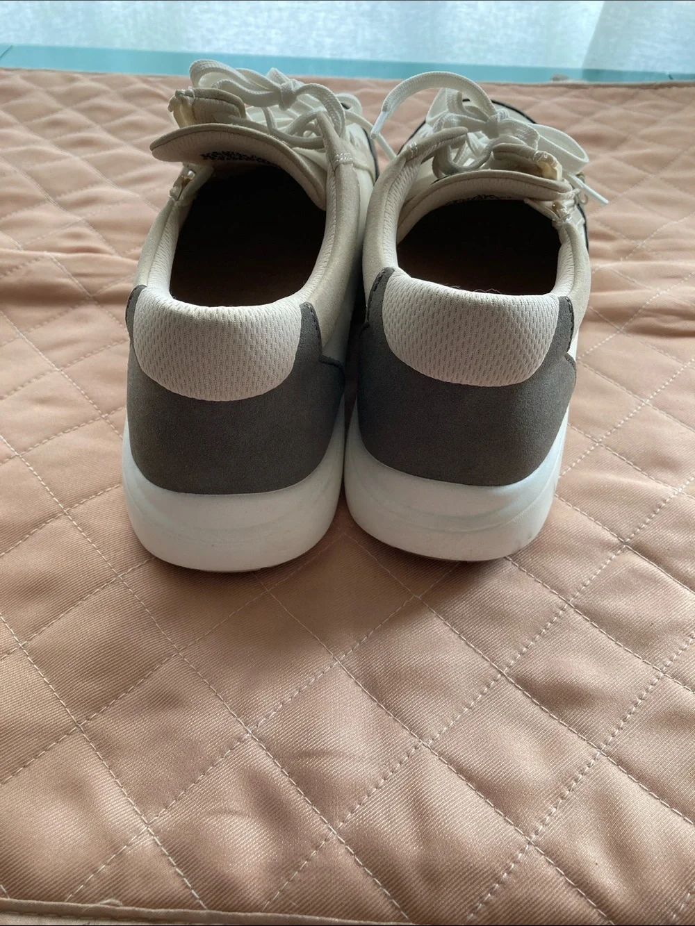 Alegria tennis shoes size 9